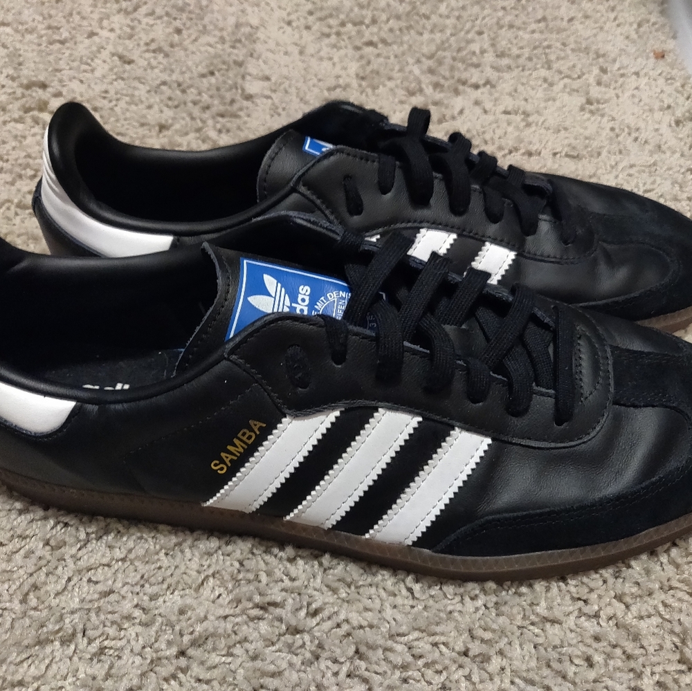 Black Adidas Samba 12 Like New